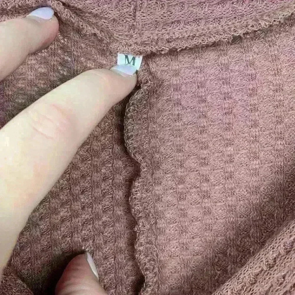 Mauve Waffled tie front V-Neck Sweater WOMENS Medium - Picture 8 of 8